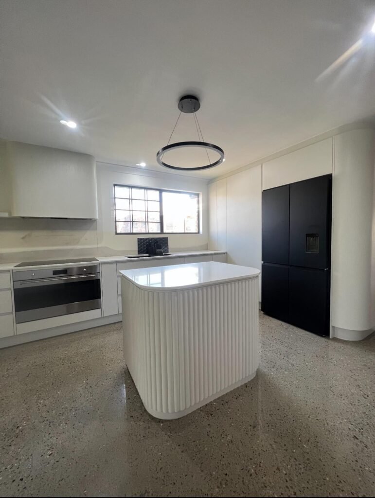 Black & White Kitchen 2